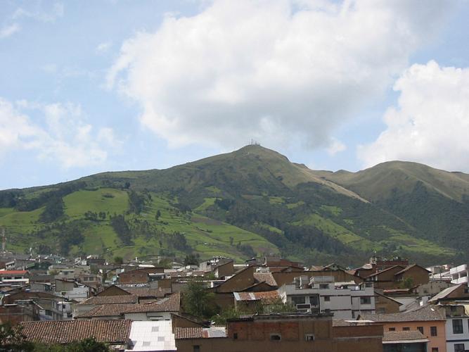 tn_montagnes_vues_de_la_basilique.jpg